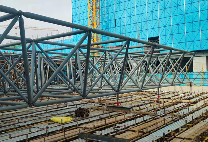 宜宾高铁东总部基地2号楼网架